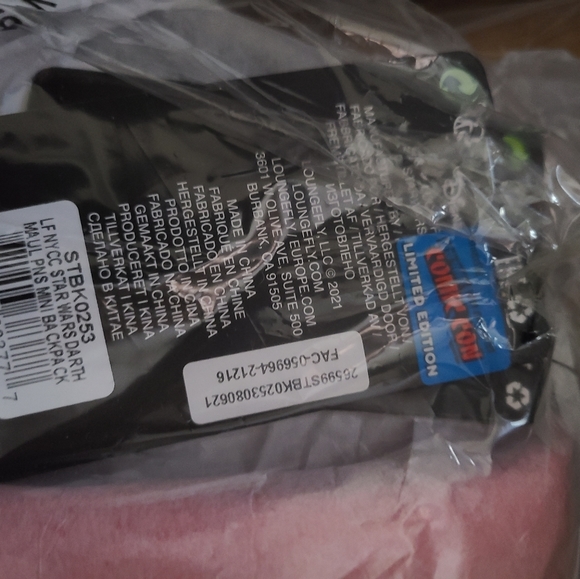 Bundle of 4 NYCC LOUNGEFLY STAR WARS BACKPACKS + 1 WALLET DARTH  MAUL MANDALORIA - Picture 16 of 16